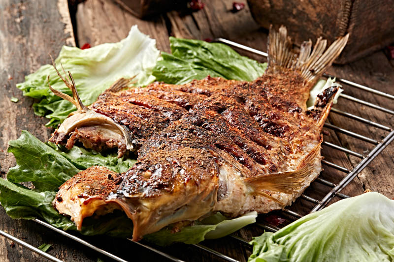 烧烤香辣烤鱼图片