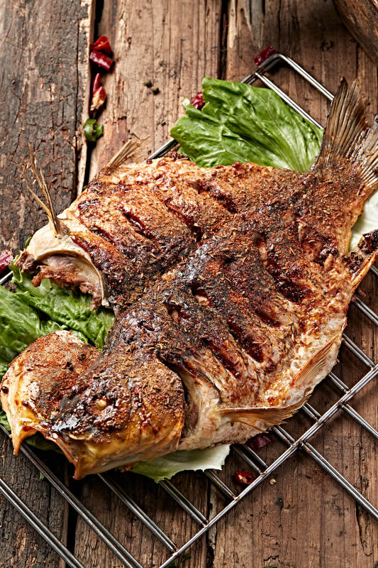 烧烤香辣烤鱼图片