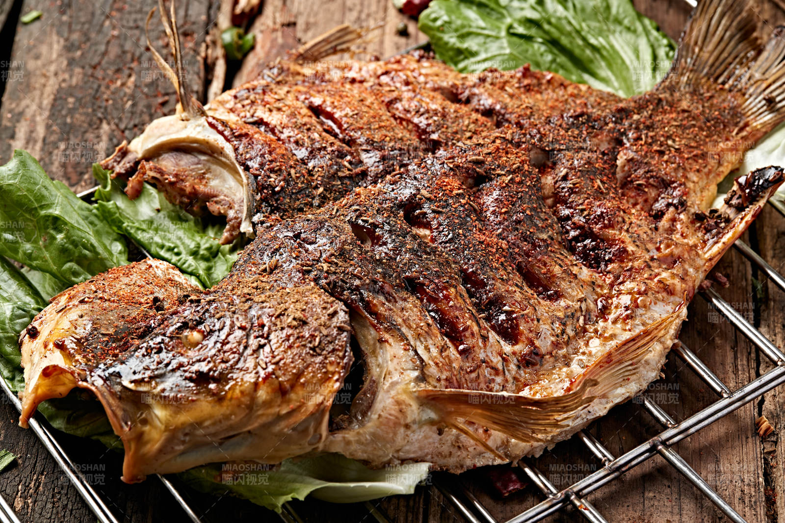 烧烤香辣烤鱼图片