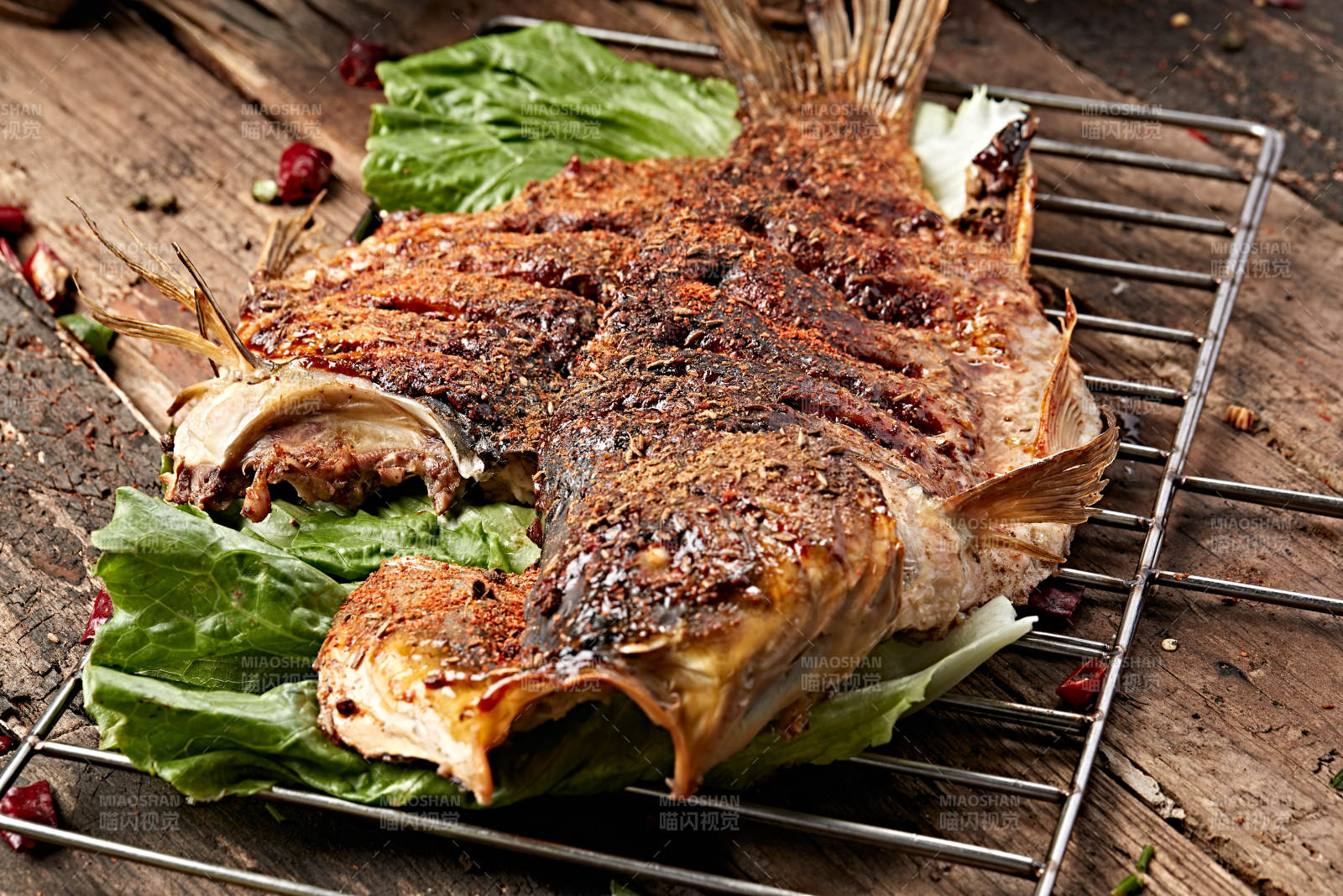 烧烤香辣烤鱼图片