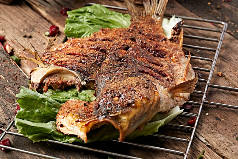 烧烤香辣烤鱼图片