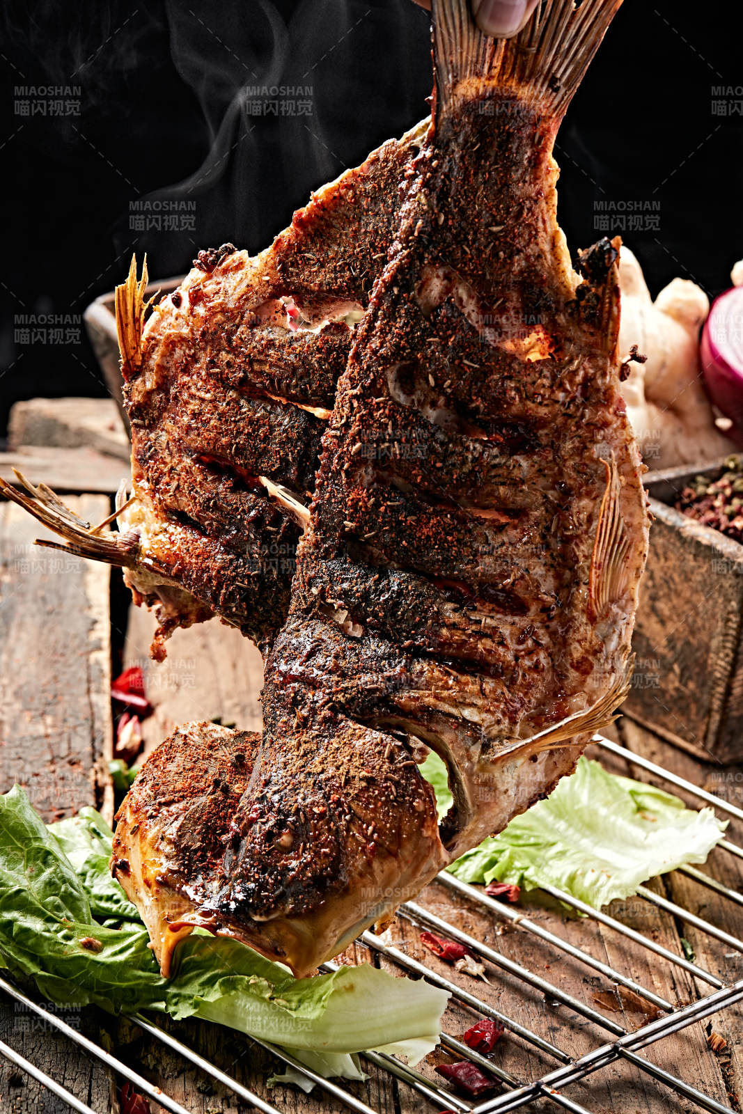 烧烤香辣烤鱼图片