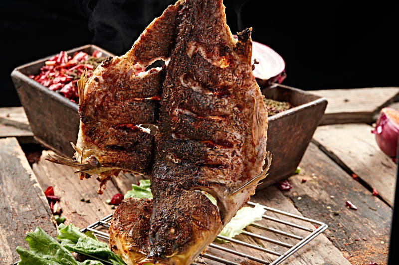 烧烤香辣烤鱼图片