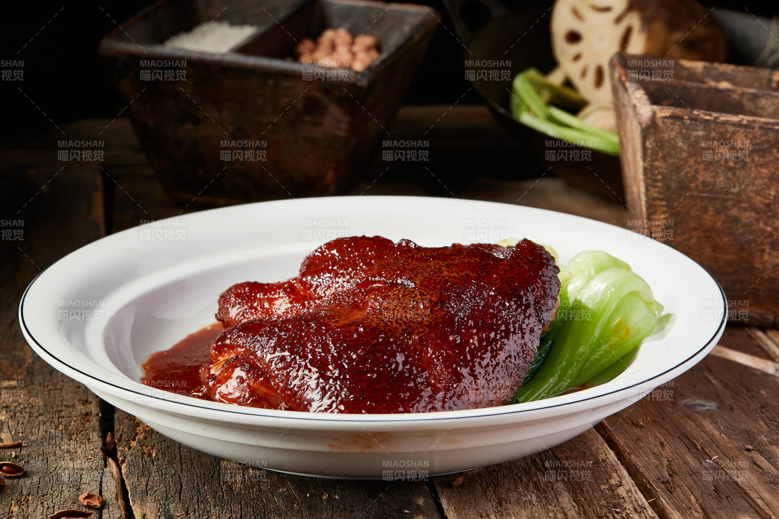 红烧酥皮猪肘子图片