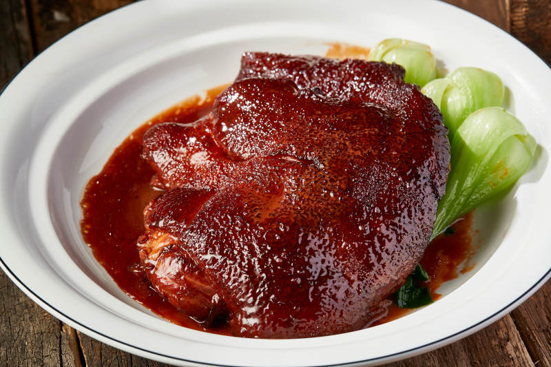 红烧酥皮猪肘子图片