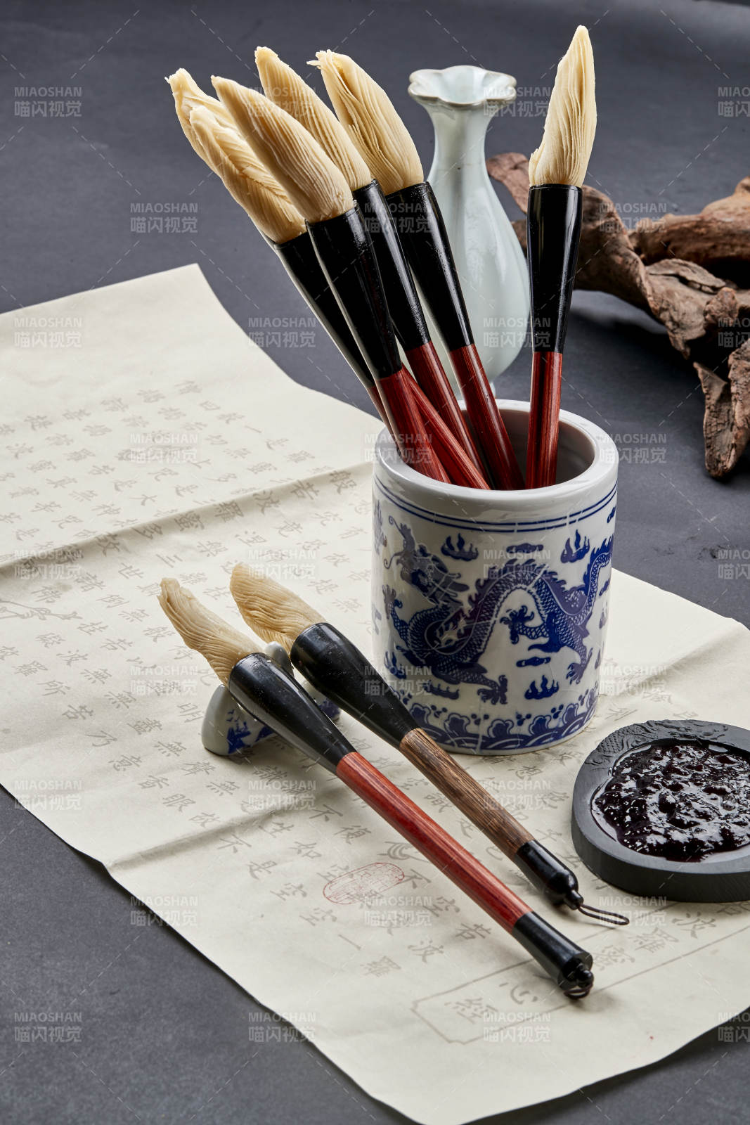 充满文化韵味的创意美食毛笔酥图片