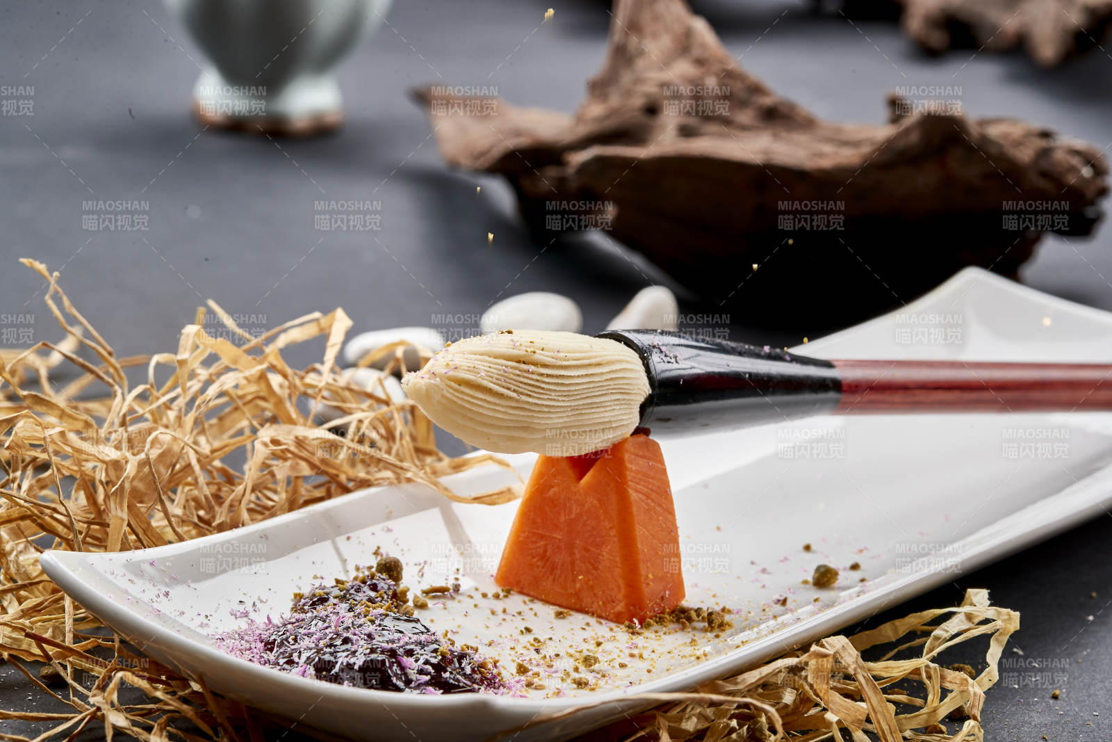 充满文化韵味的创意美食毛笔酥图片