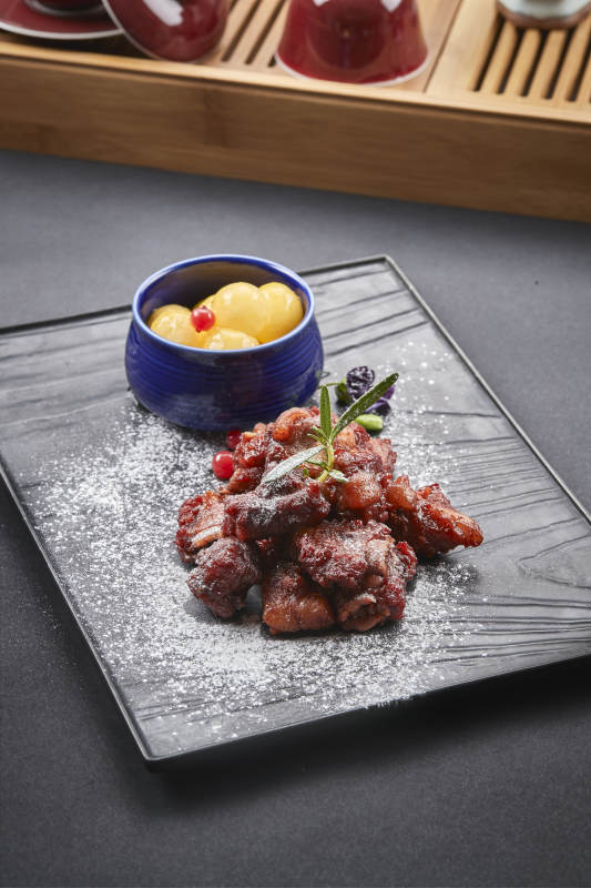 精美凉菜撒粉糖醋小排骨图片