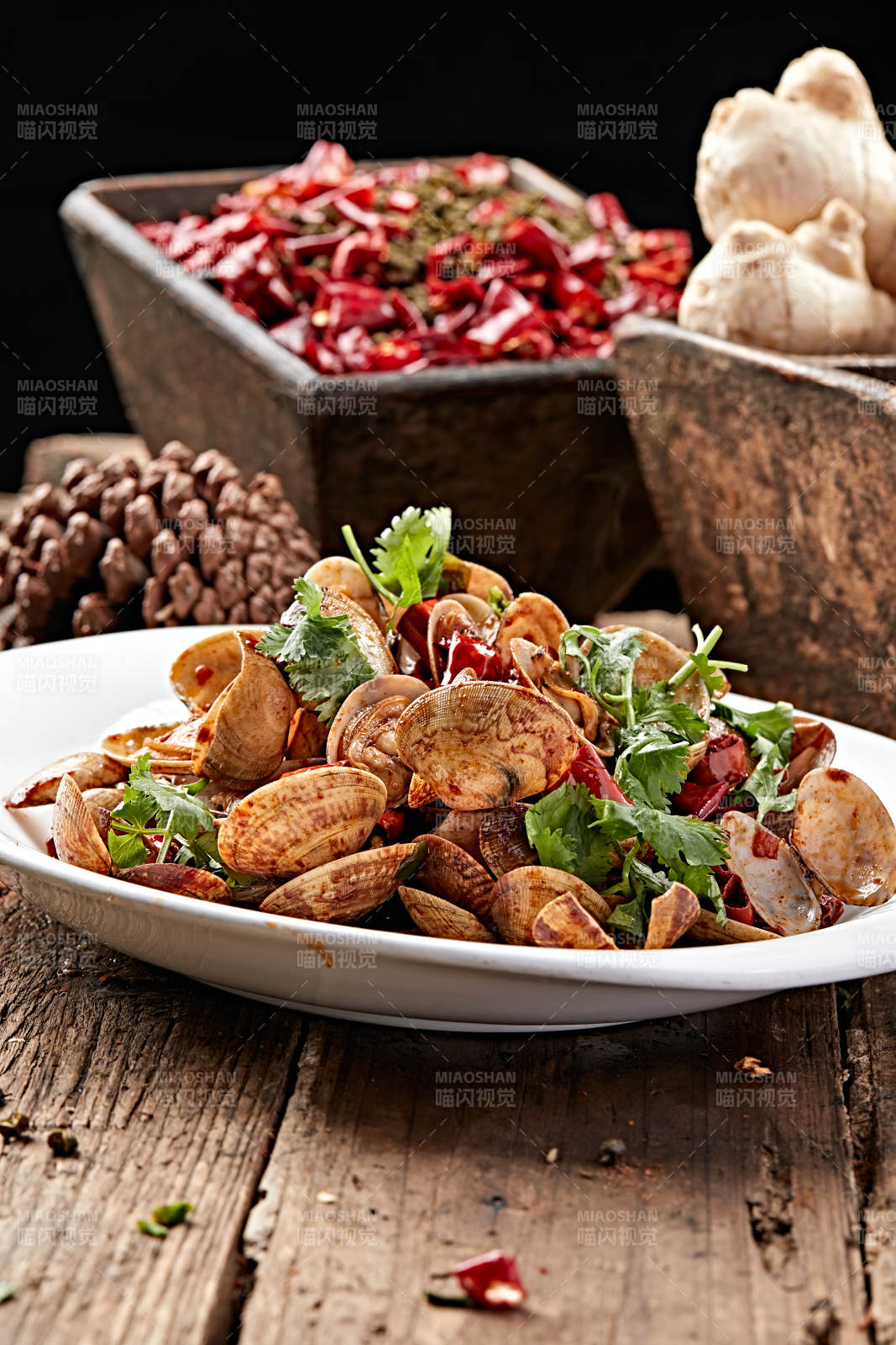 小海鲜辣炒花蛤图片