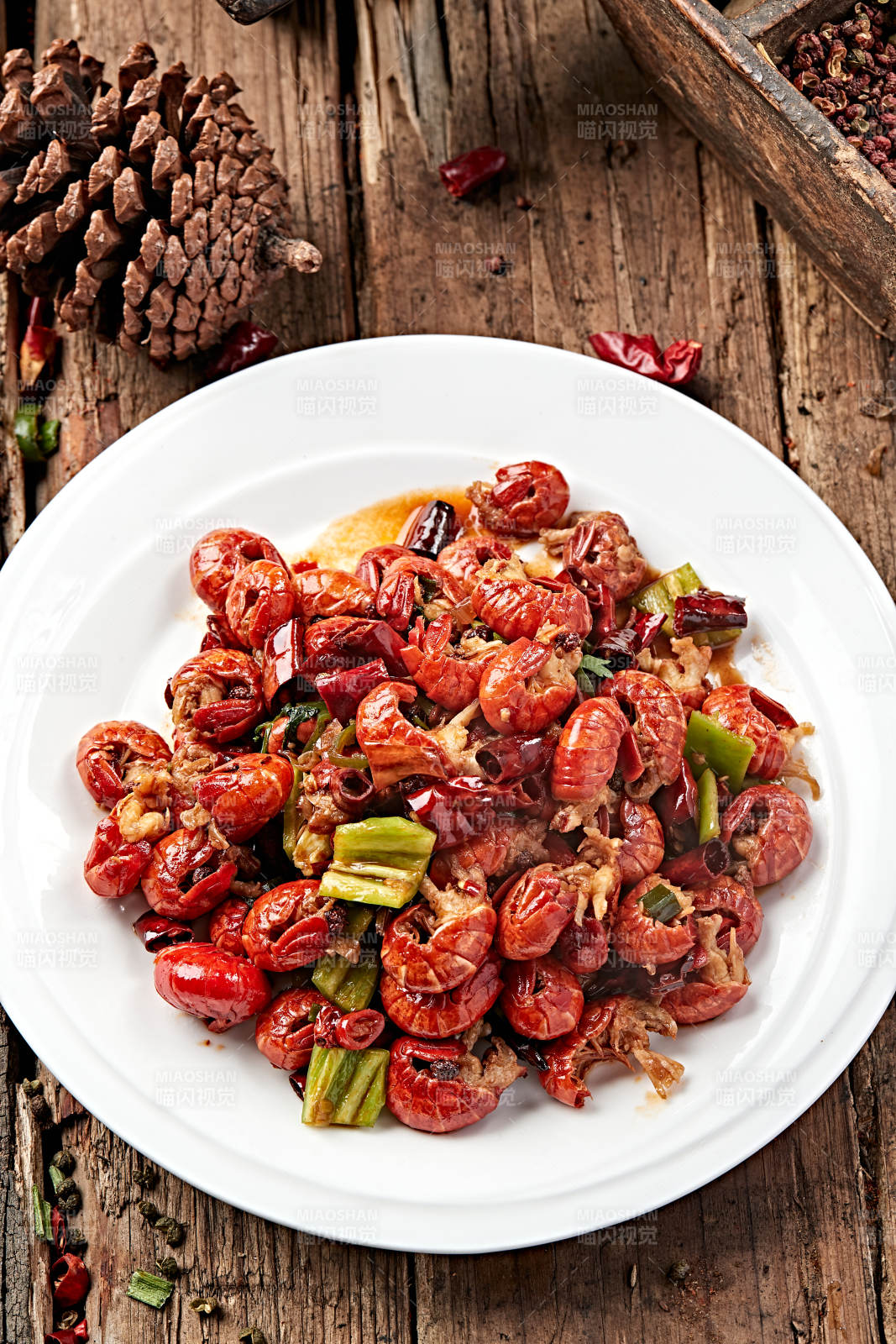 川香辣炒龙虾尾图片