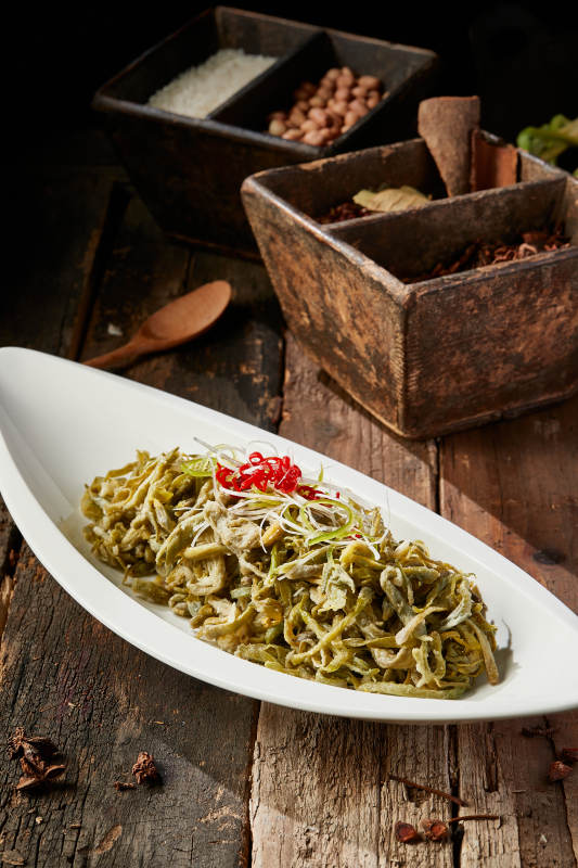 凉拌挂粉野黄花菜图片