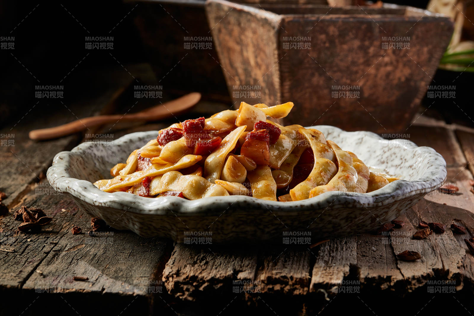 红烧肉炖豆角图片