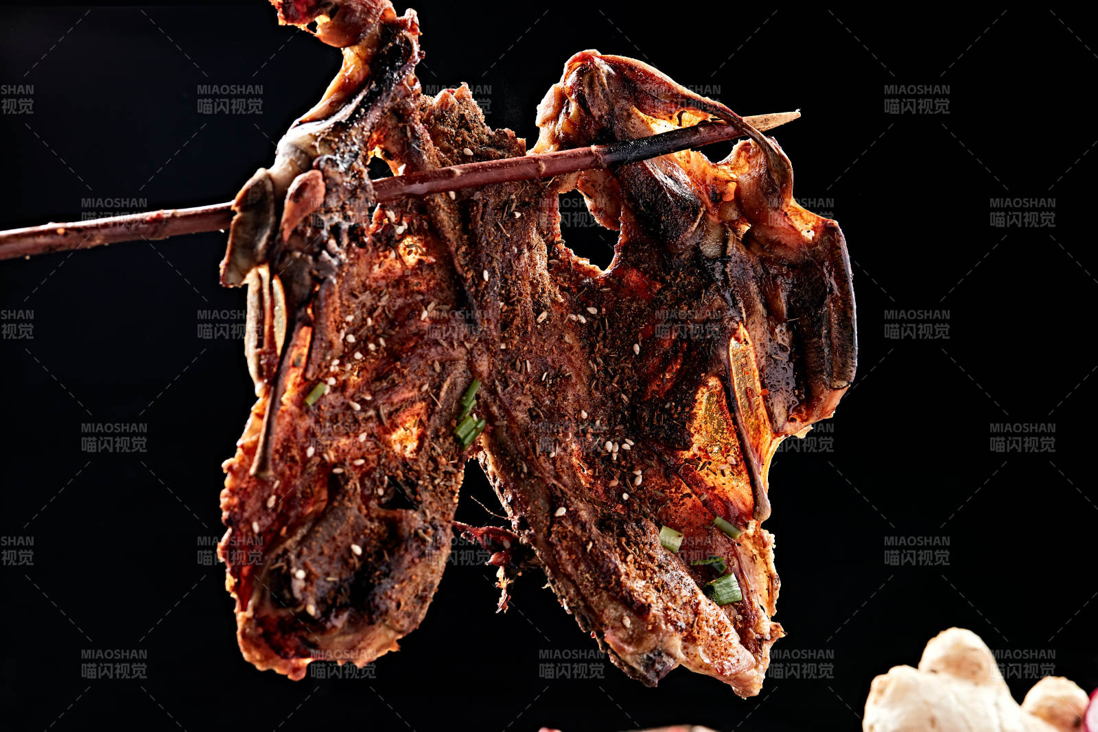 炭烤秘制鸡架图片