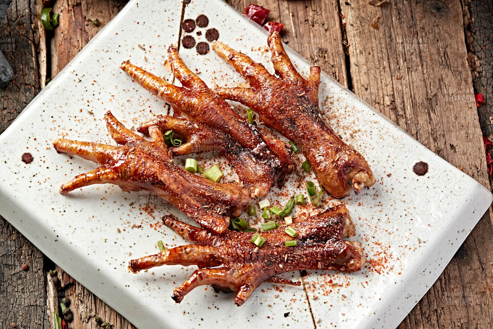 炭烤生鸡脚图片