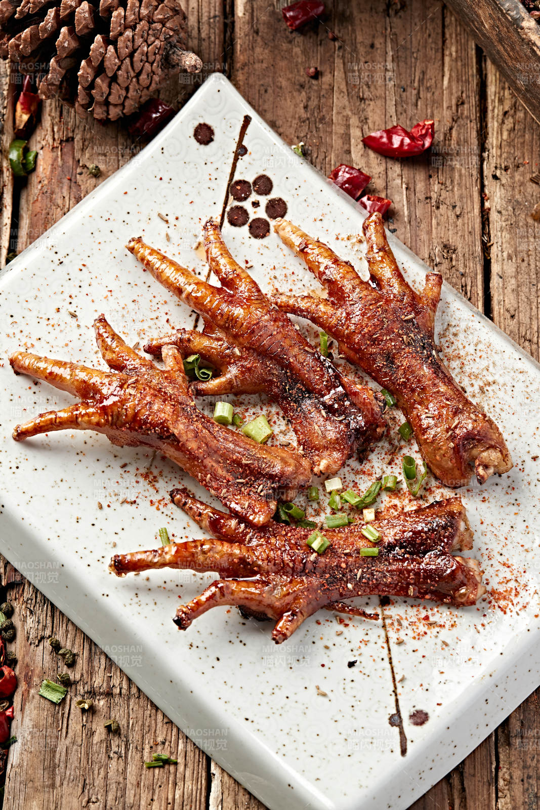炭烤生鸡脚图片