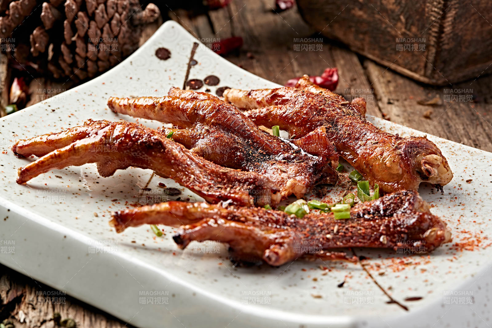 炭烤生鸡脚图片