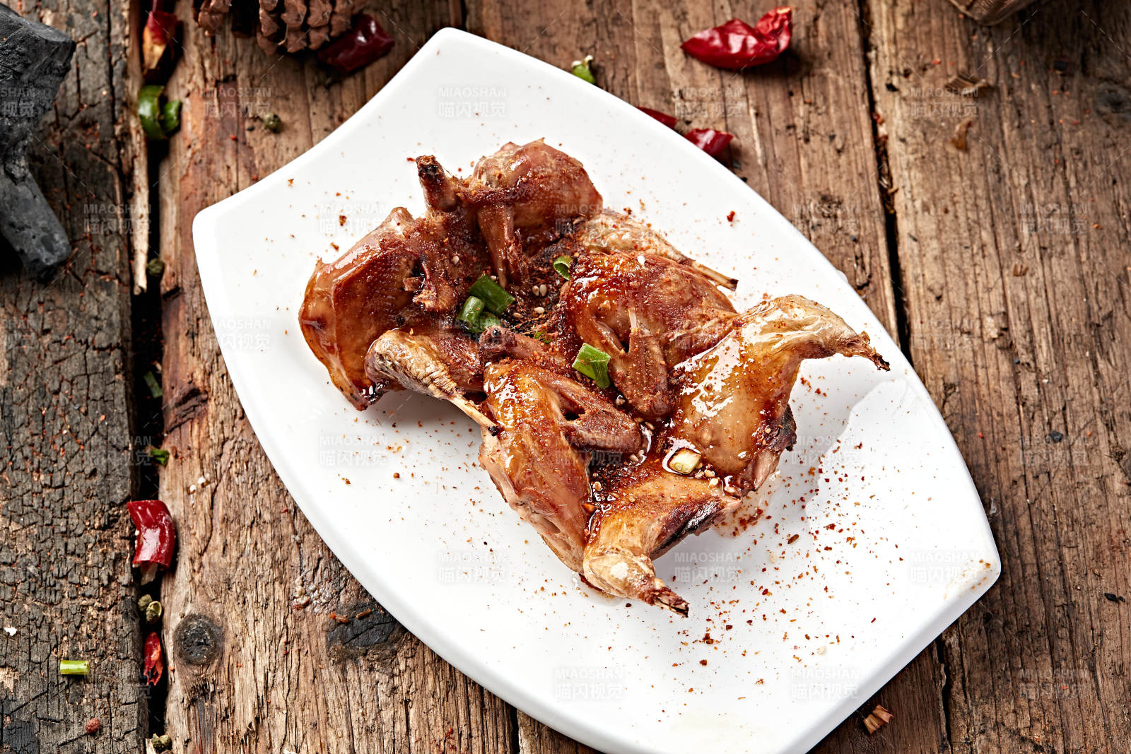 炭烤养殖鹌鹑图片