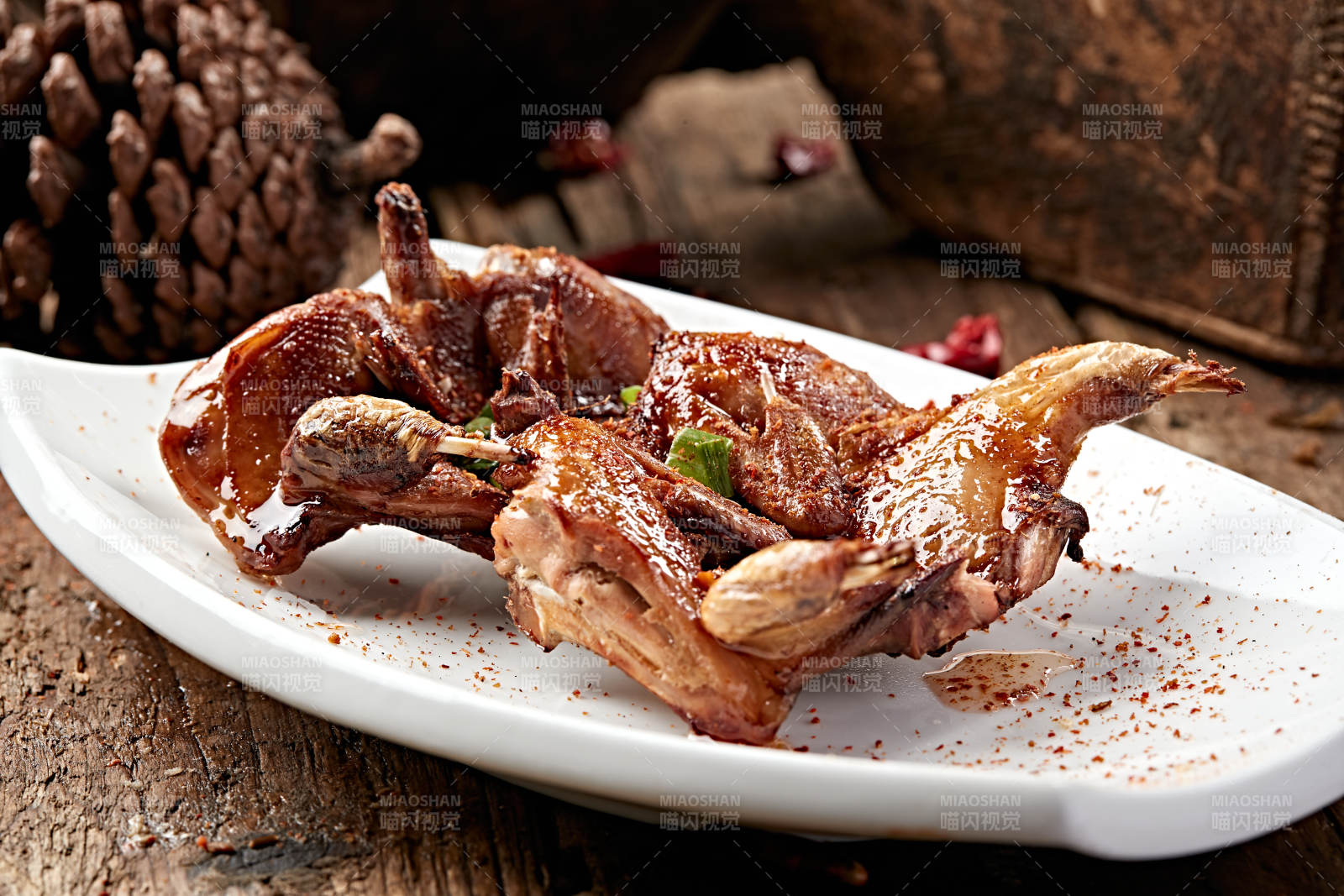 炭烤养殖鹌鹑图片