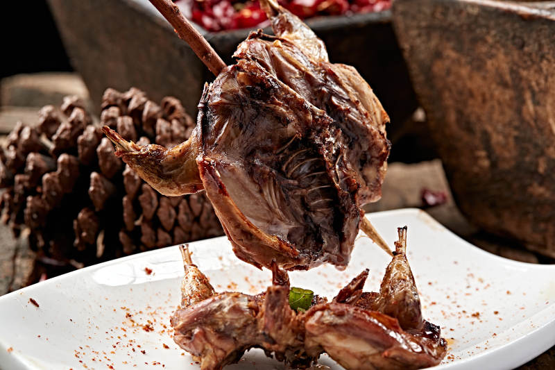 炭烤养殖鹌鹑图片