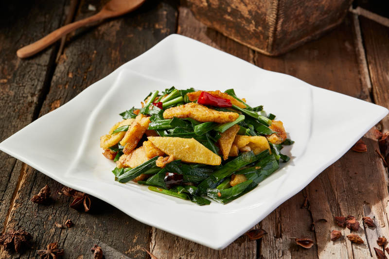 韭菜小炒绿豆粉饹馇图片