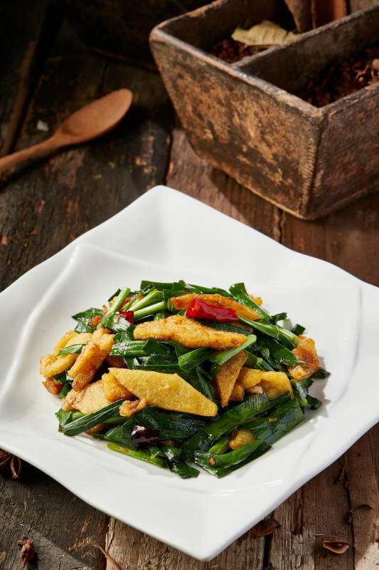 韭菜小炒绿豆粉饹馇图片