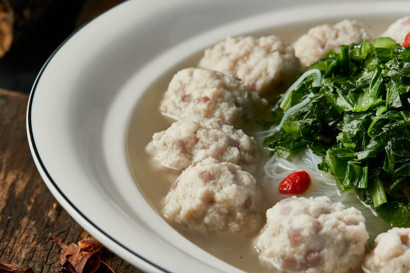 菠菜粉丝枸杞丸子汤图片