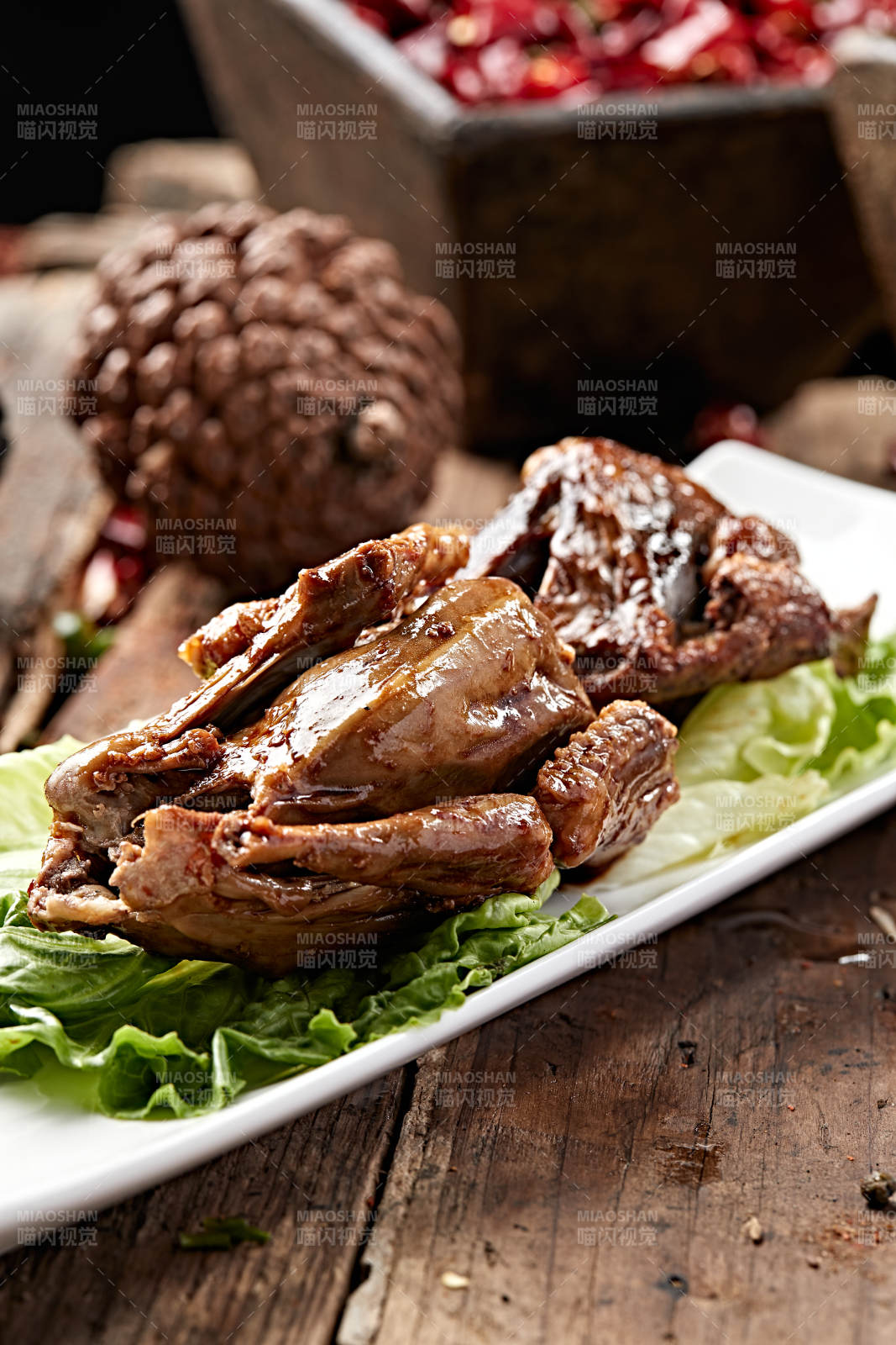 酱香卤味乳鸽图片