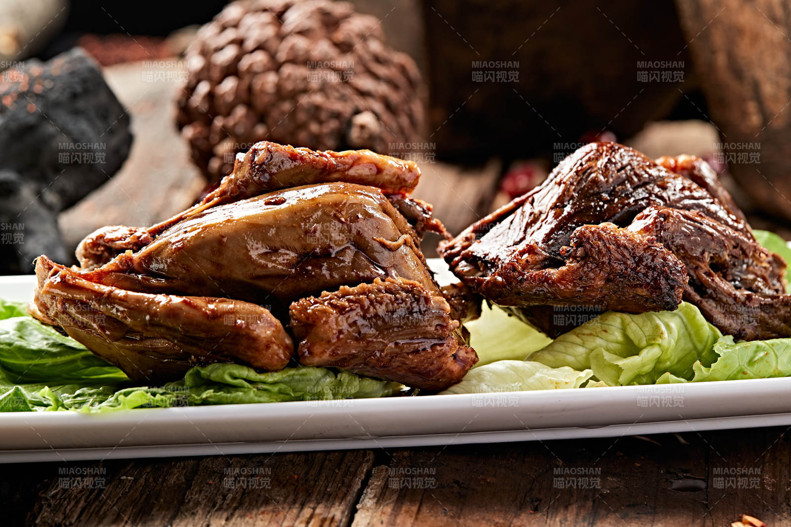 酱香卤味乳鸽图片