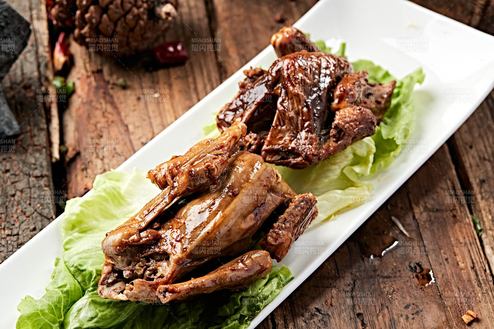 酱香卤味乳鸽图片