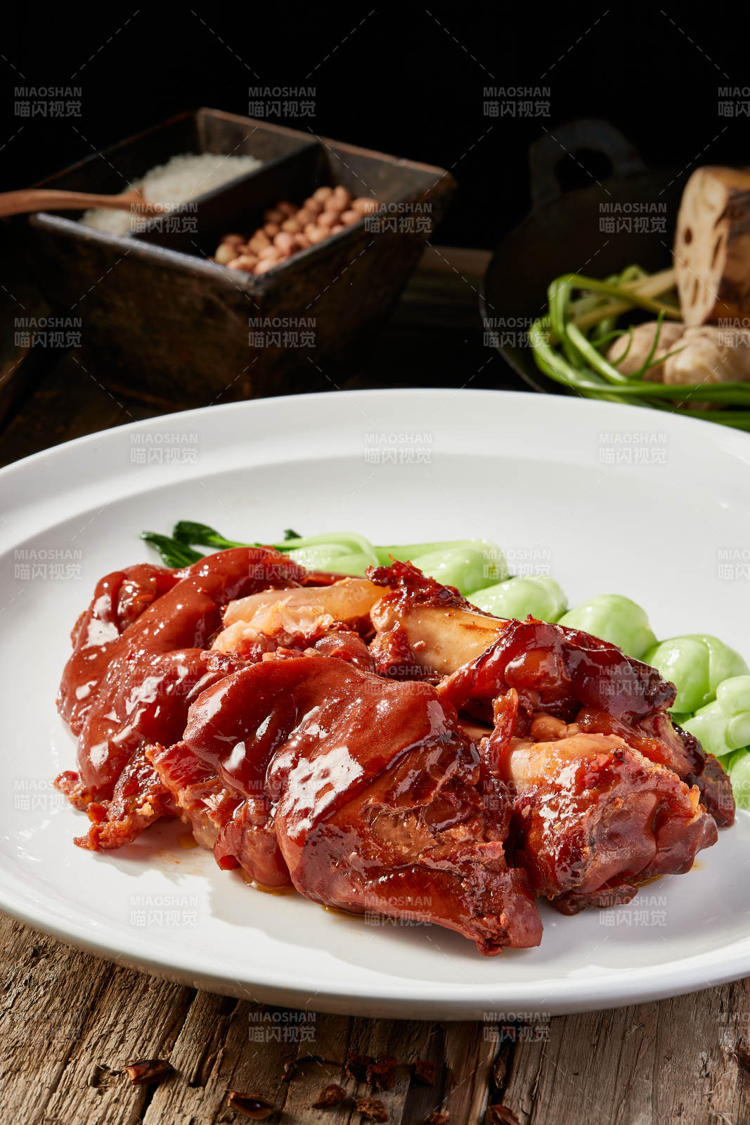 红烧软烂大牛蹄图片