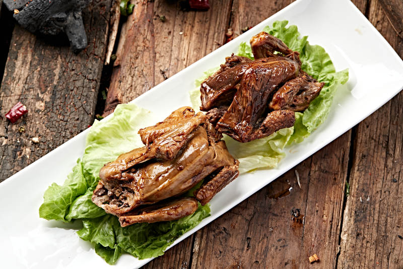 酱香卤味乳鸽图片