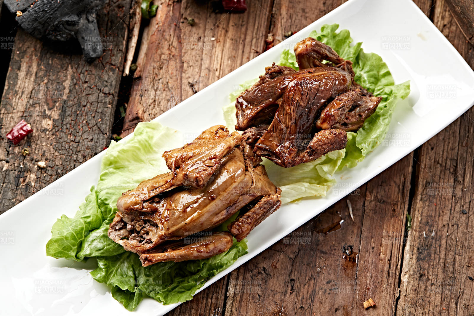 酱香卤味乳鸽图片