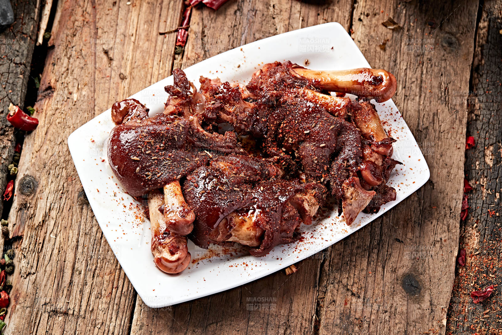 炭烤卤猪脚图片