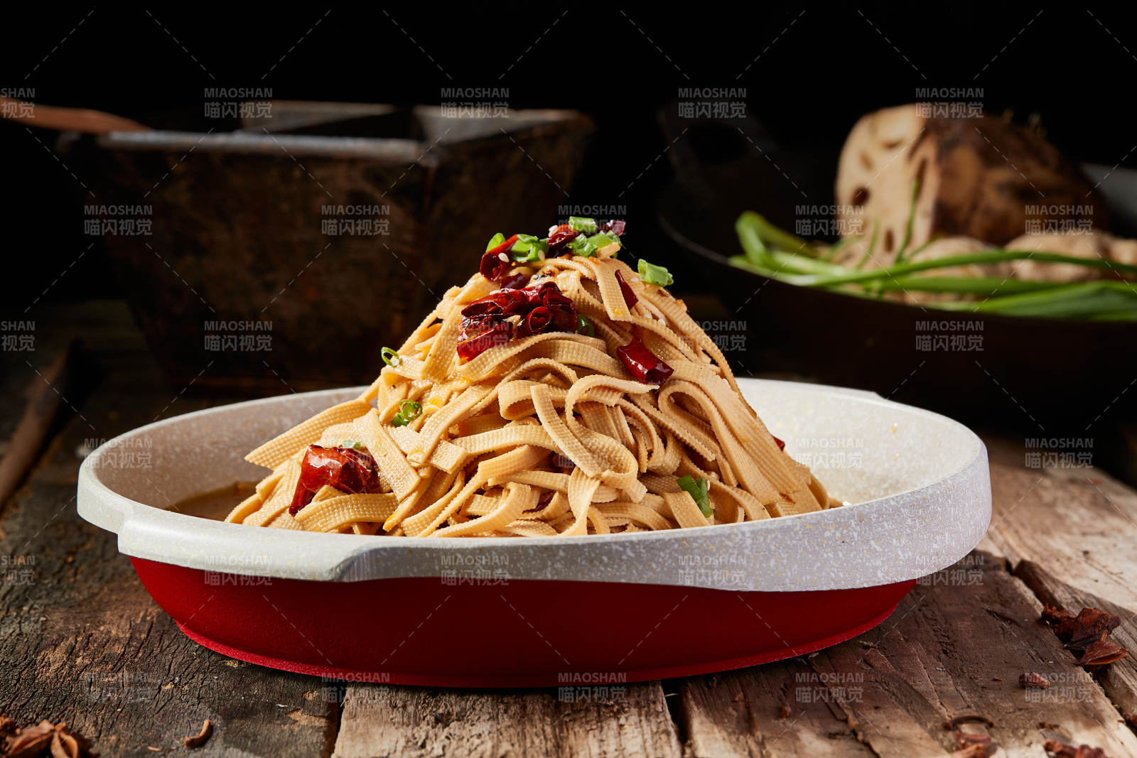 葱香辣炒干豆腐丝图片