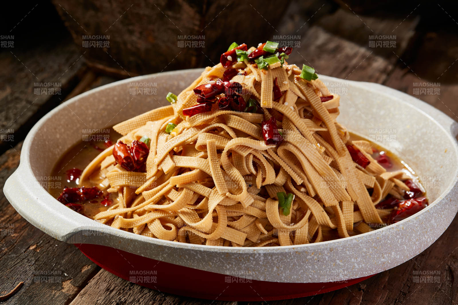 葱香辣炒干豆腐丝图片