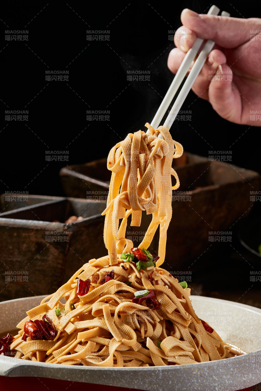 葱香辣炒干豆腐丝图片