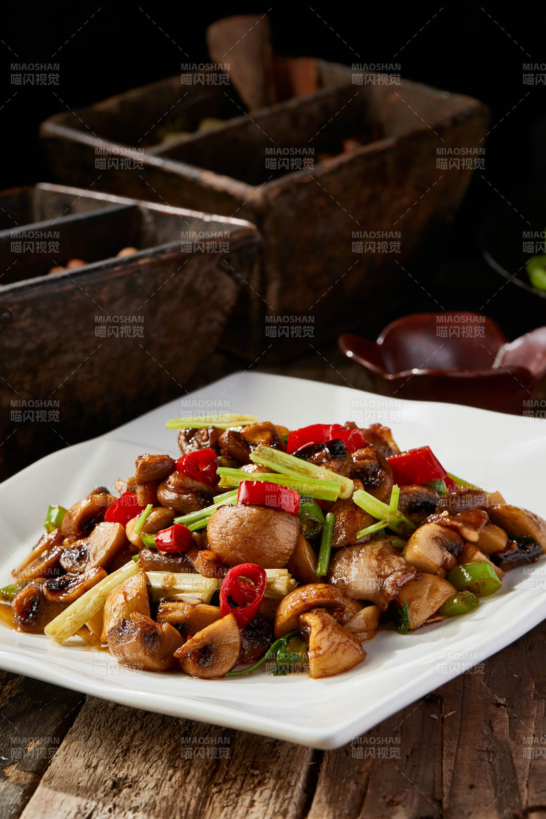 湘味小炒白口蘑图片