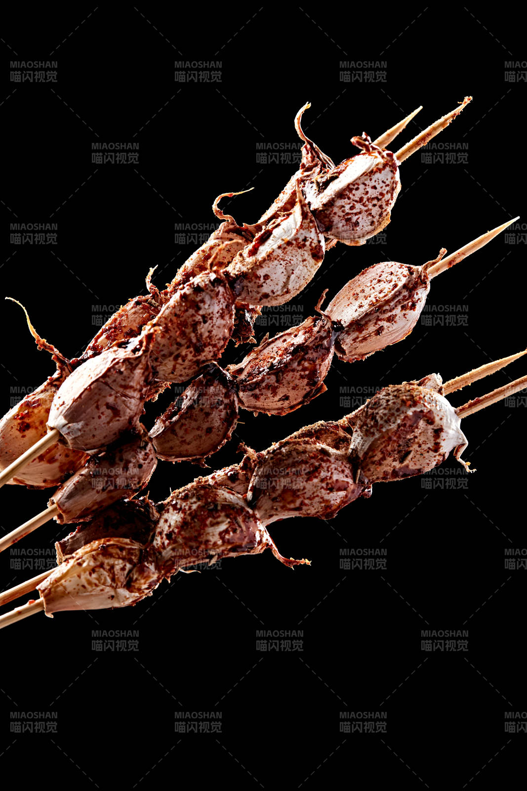 炭烤新鲜大蒜瓣图片