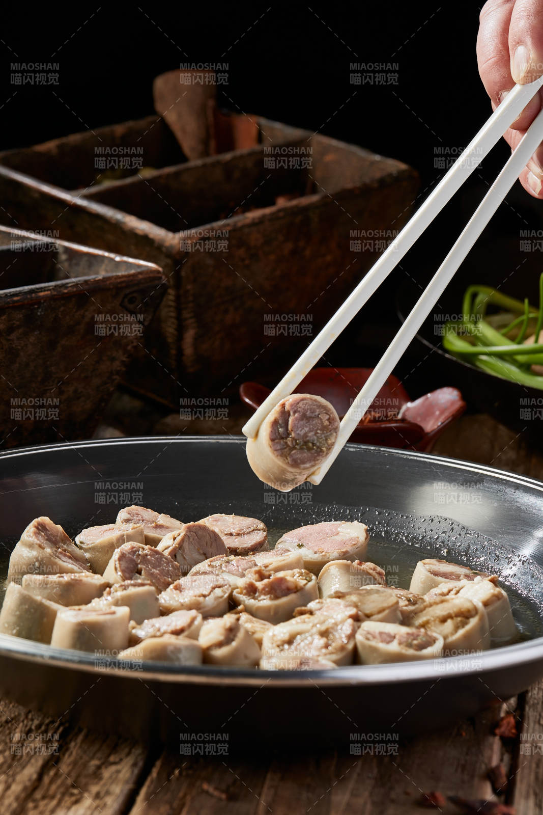 水煮传统蒙餐羊肉肠图片