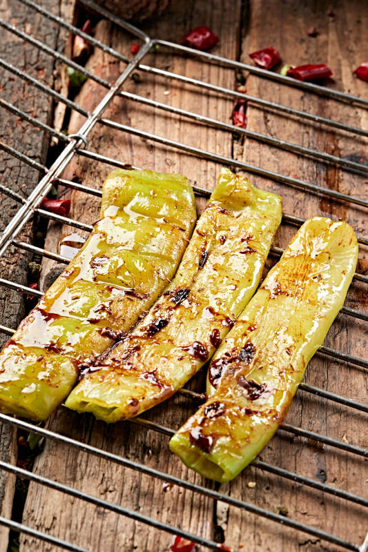 炭烤青辣椒图片