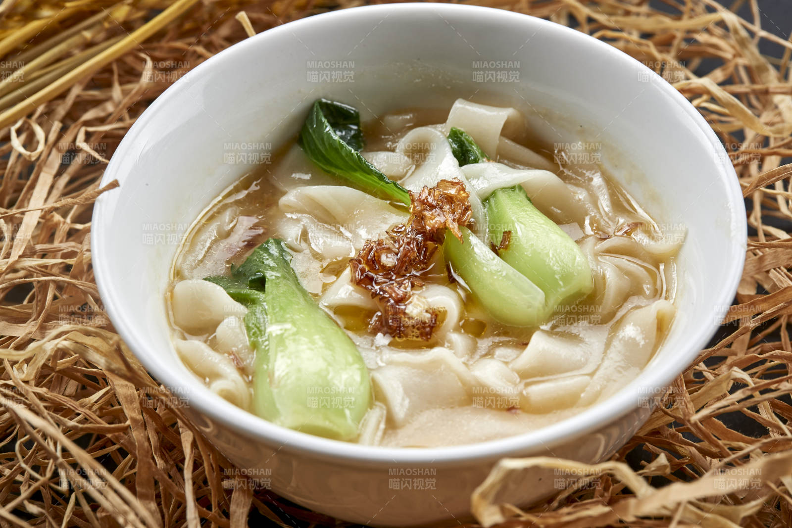 老陕面食葱油渣油菜素汤扯面图片