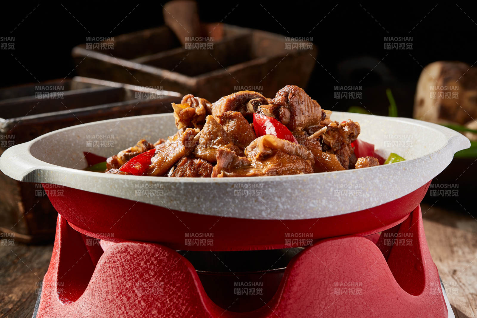 石锅双椒炖柴鸡块图片