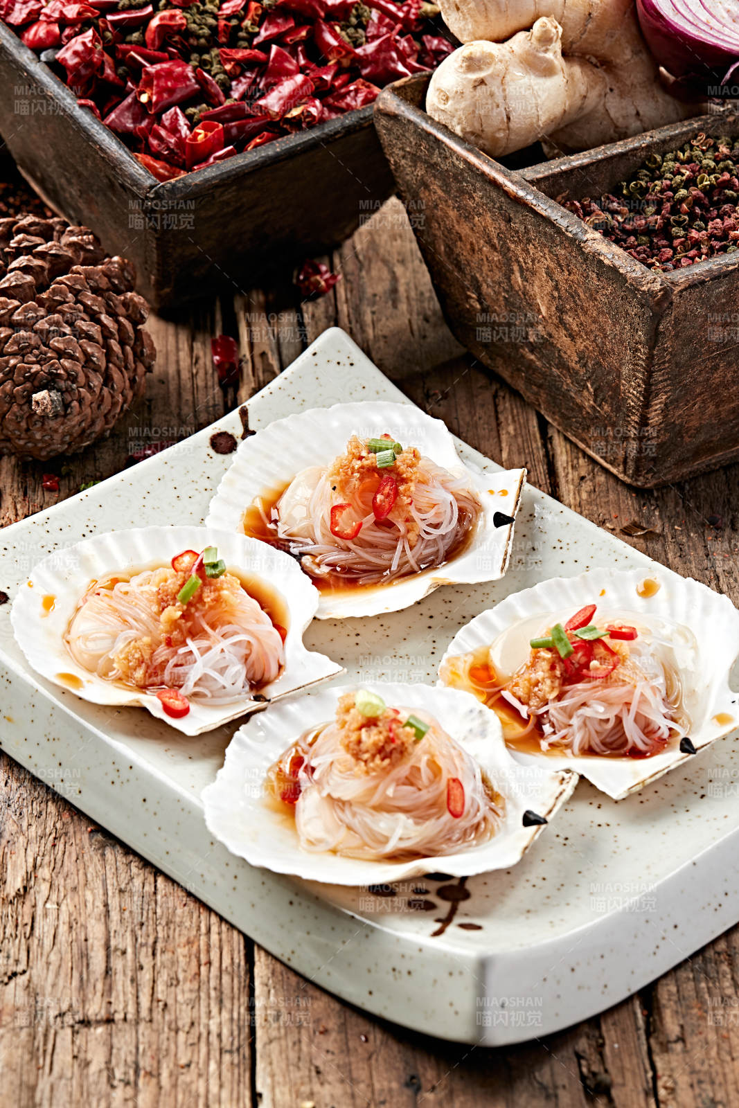 炭烤蒜蓉粉丝扇贝肉图片