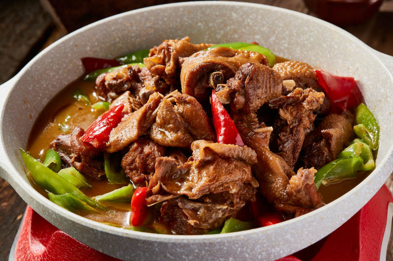 石锅双椒炖柴鸡块图片