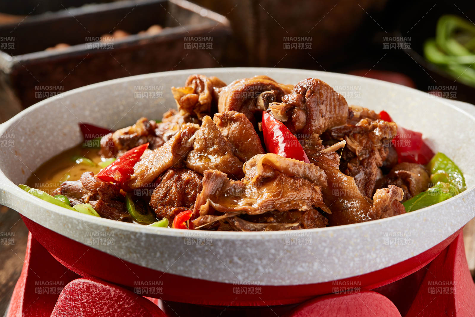 石锅双椒炖柴鸡块图片