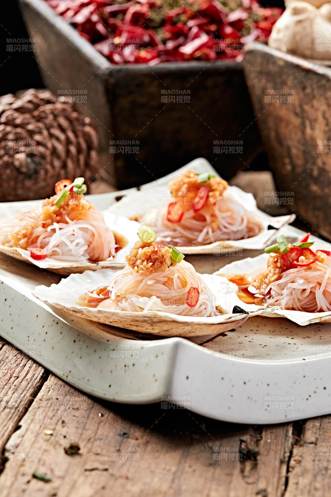 炭烤蒜蓉粉丝扇贝肉图片