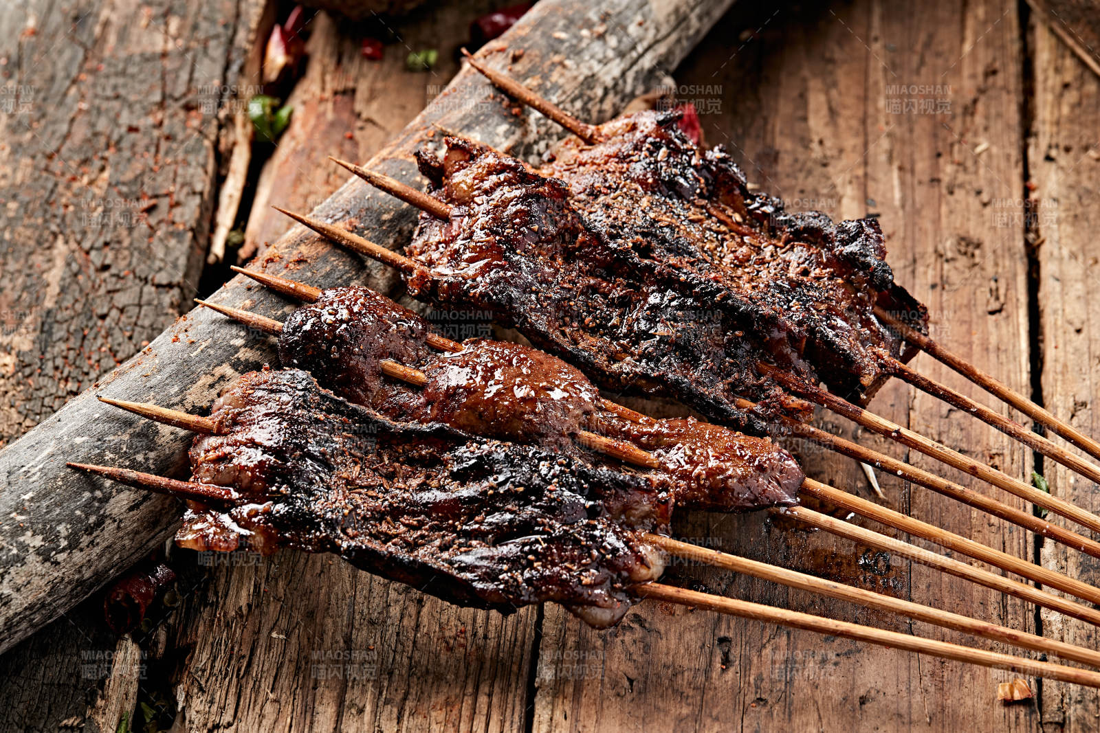 炭烤裹油羊肝片图片