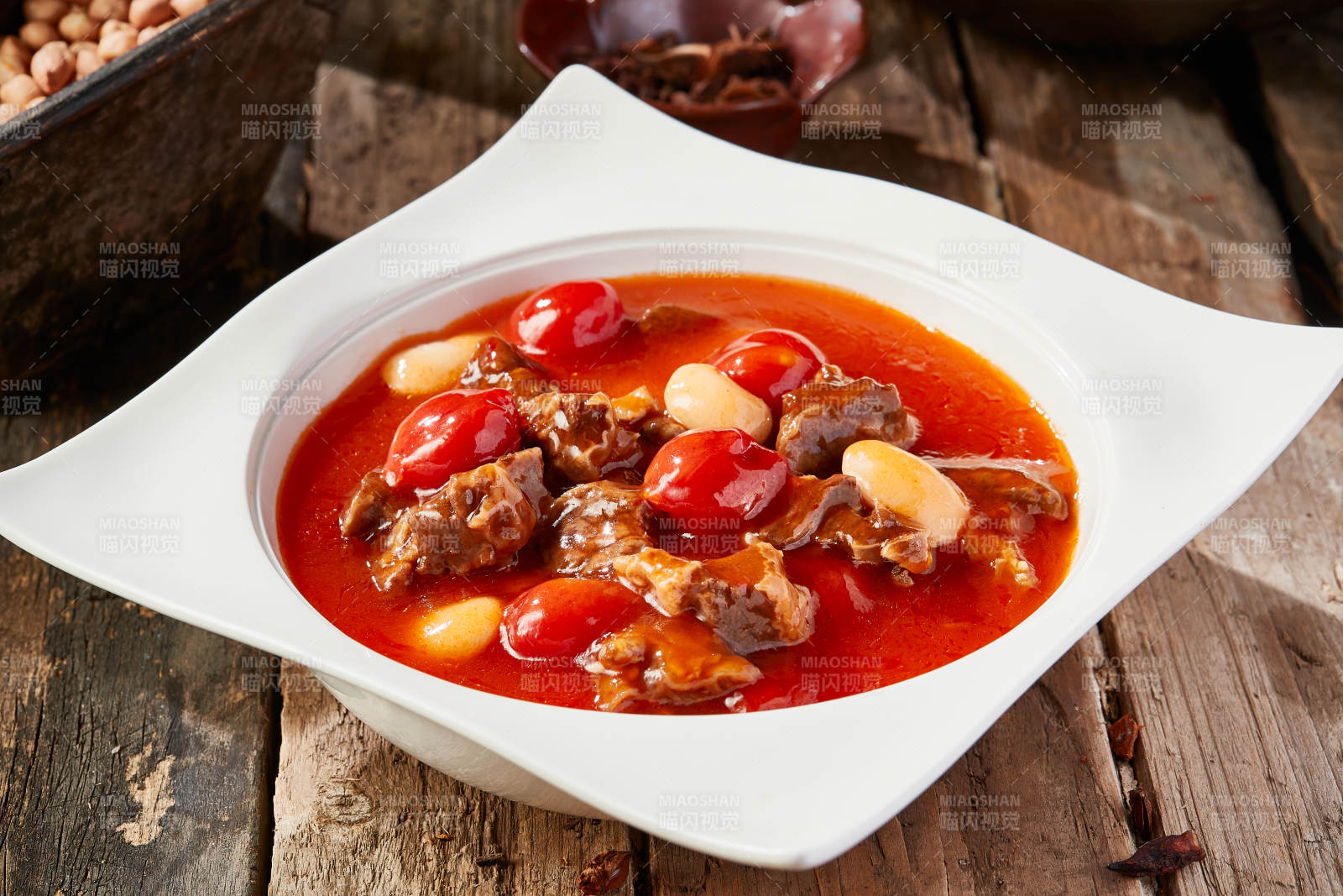 浓汤小番茄鸡佛炖牛腩图片