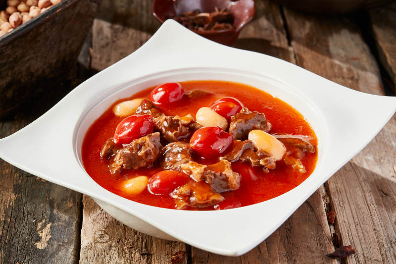 浓汤小番茄鸡佛炖牛腩图片