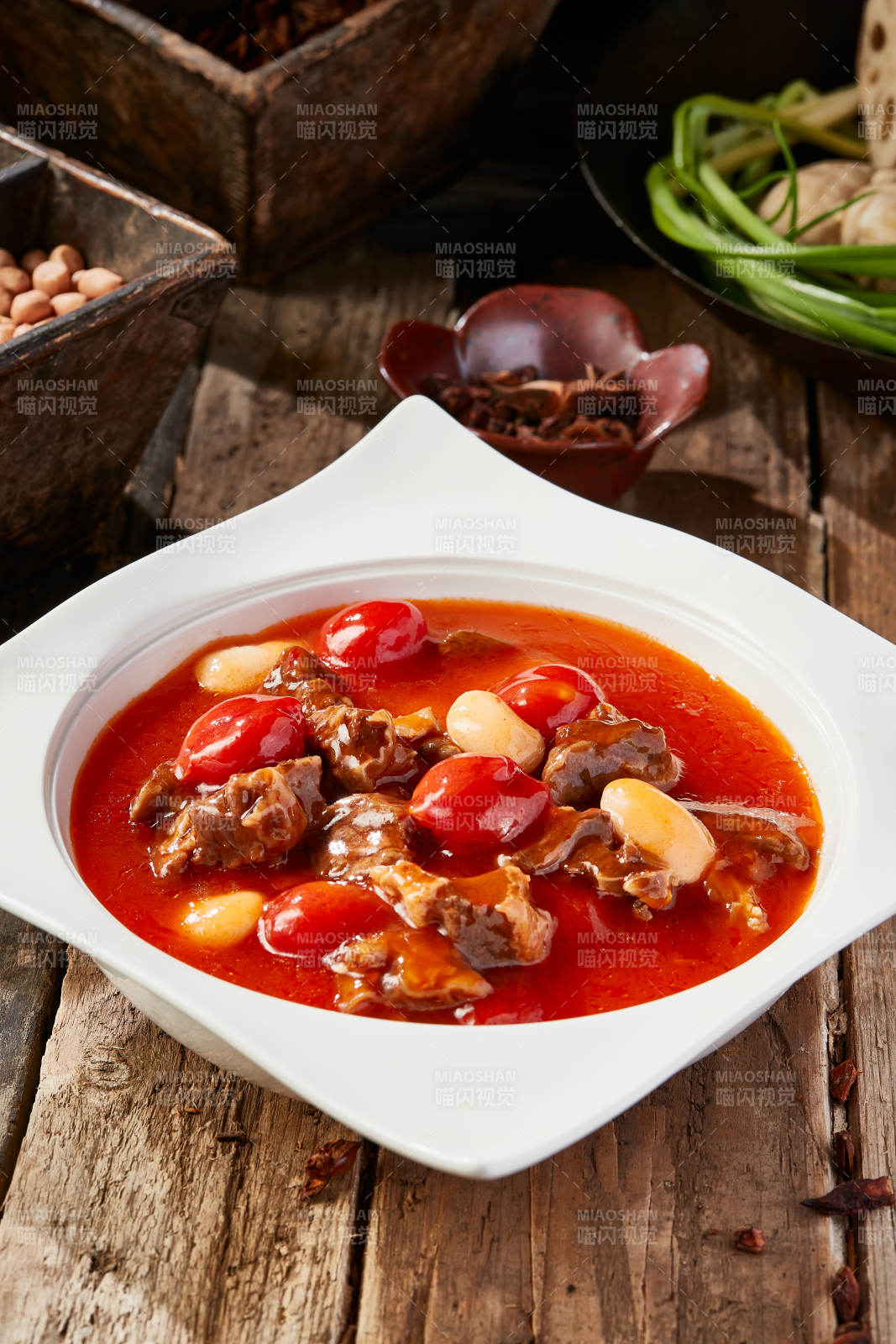 浓汤小番茄鸡佛炖牛腩图片